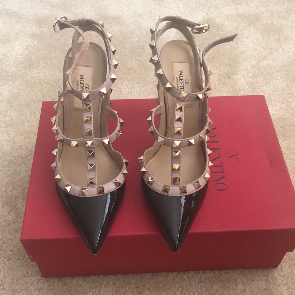 Valentino Rockstud Pumps in Black 36.5